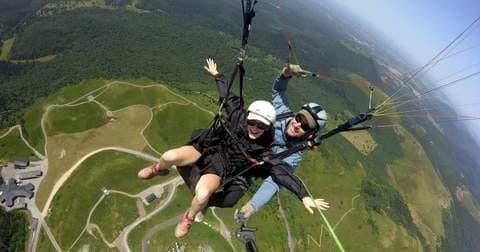 Action Parapente – Baptême au Puy de Dôme — Baptême en parapente — Orcines
