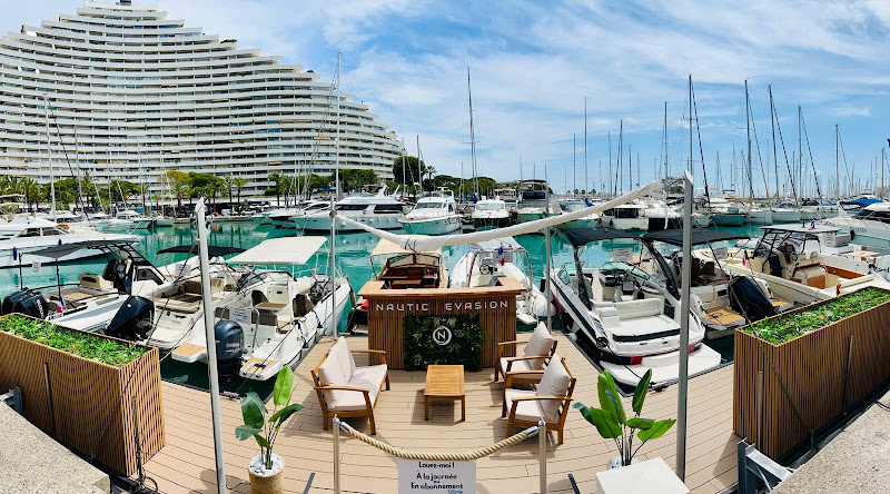 NAUTIC EVASION 🛳️. Location de Bateau - Villeneuve Loubet - Nice - Côte d'azur - Antibes — Villeneuve-Loubet