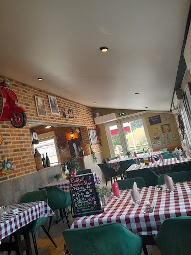 Pizzeria La Novita Orchamps-Vennes — Meilleurs restaurants de cuisine du monde — Orchamps-Vennes