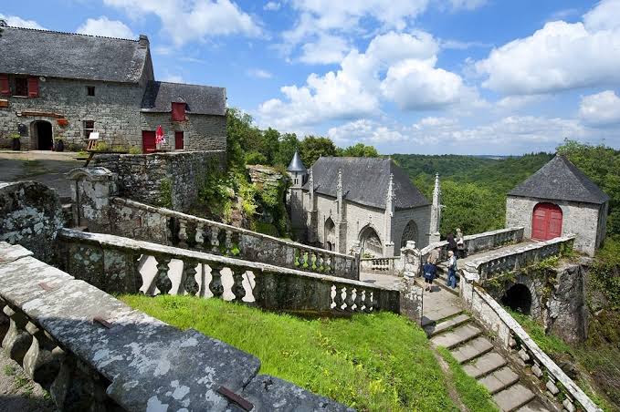 La Fontaine Airmeth - Tiny house, dôme & ferme écologique — Ploërdut