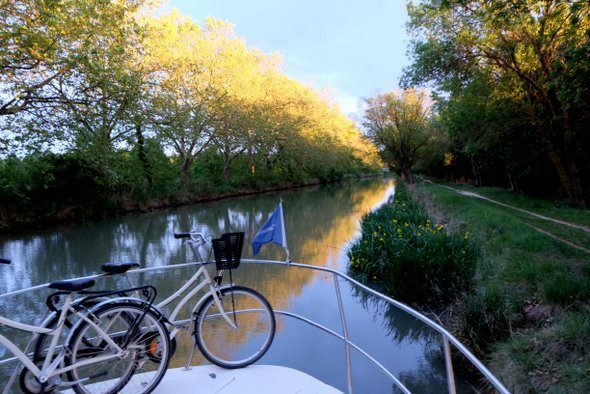 Les Canalous Agde - bateau habitable sans permis sur le canal du Midi — Location de bateaux sans permis — Agde