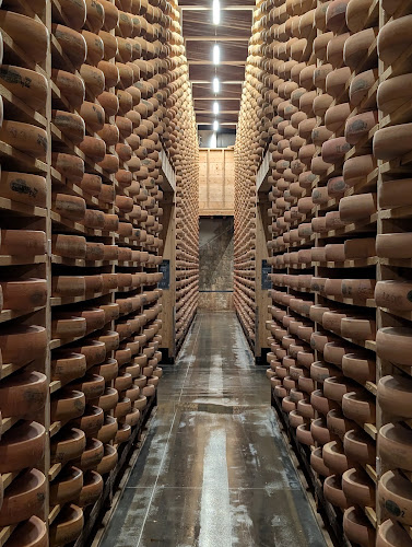 Fort de Saint Antoine - Cave d'affinage de Comté Marcel Petite — Saint-Antoine