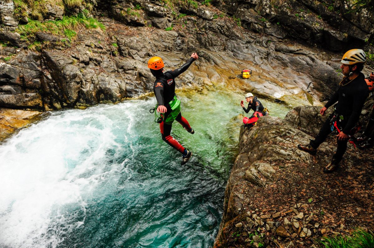 Bureau des Moniteurs Pyrénéens - Canyoning à Bagnères de Luchon — Antichan