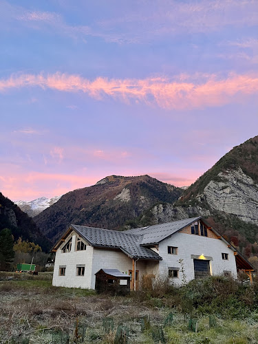 Un Écrin de Miel — miellerie, colonies et dégustation en Oisans — Le Bourg-d'Oisans