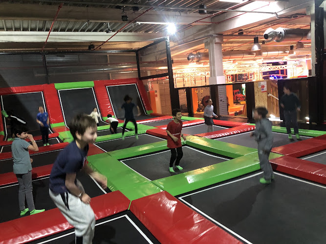 GALAXY PARK — Session de Trampoline Park pour Enfants et Adultes — Chauconin-Neufmontiers