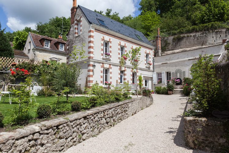 LES TROGLOS DE LA TUFOLIERE — Logements Troglodytes (Maisons creuséees, Grottes aménagées,...) — Rochecorbon