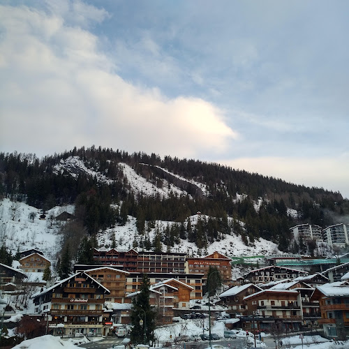 SKI FUN Location Ski - La Clusaz — Raquettes à neige — La Clusaz