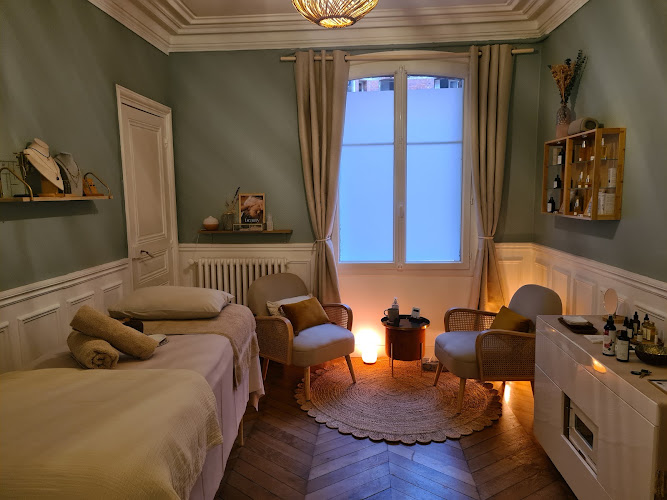 Juliette Ly - Massage Kobido Paris, Massage facial, Intrabuccal, Sophrologue Paris 17
