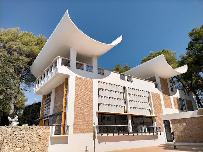 Fondation Maeght — Musées d'art — Saint-Paul-de-Vence