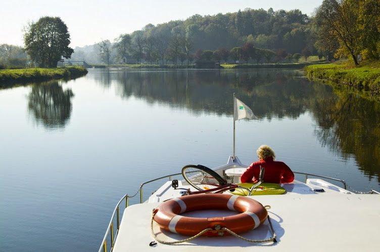 Riverly Saint-Léger-sur-Dheune (Locaboat) - Location bateau Canal du Centre & Bourgogne Saône — Location de bateaux sans permis — Saint-Léger-sur-Dheune