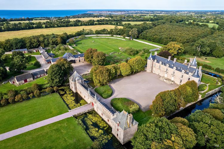 Château et Jardins de Bienassis — Visiter un château — Erquy