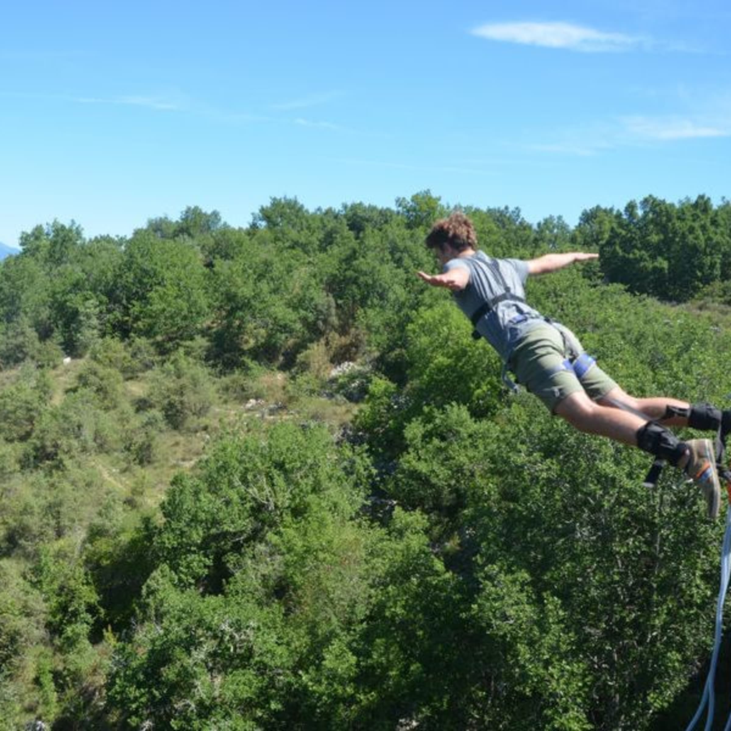 Saut à l'élastique au Viaduc de Banne à Saint-Paul-Le-Jeune
